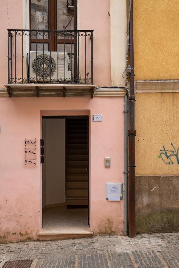 Via Cavour 19, Appartamento Del Conte Iglesias Exteriér fotografie